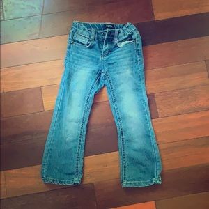 Cute boot cut jeans! 💓